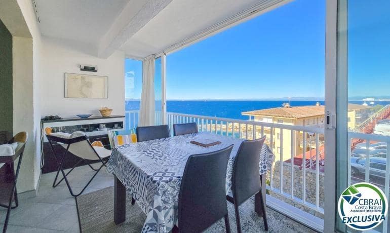 Apartamento de 2 habitaciones en Roses en venta con piscina garaje - 270.000 € (Ref: 9990690)
