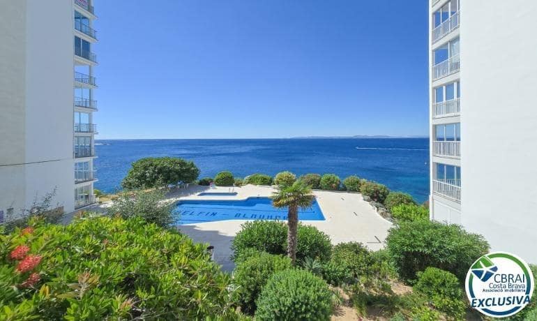 Apartamento de 2 habitaciones en Roses en venta con piscina garaje - 270.000 € (Ref: 9990690)