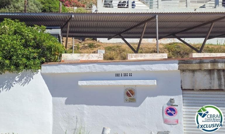 Apartamento de 2 habitaciones en Roses en venta con piscina garaje - 270.000 € (Ref: 9990690)