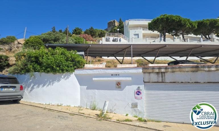 Apartamento de 2 habitaciones en Roses en venta con piscina garaje - 270.000 € (Ref: 9990690)