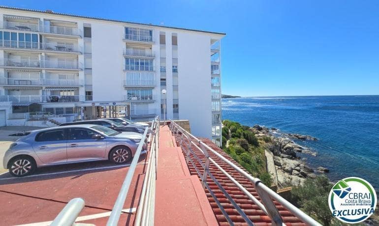 Apartamento de 2 habitaciones en Roses en venta con piscina garaje - 270.000 € (Ref: 9990690)