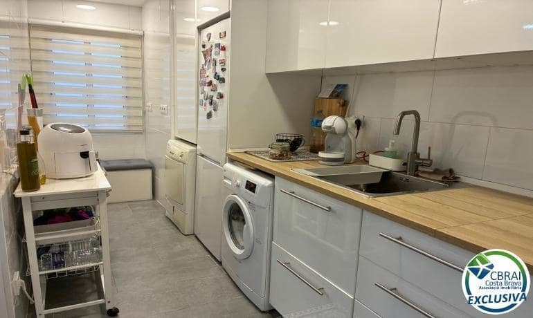 3 makuuhuone Huoneisto myytävänä paikassa Roses mukana 
autotalli - 189 000 € (Ref: 9998776)