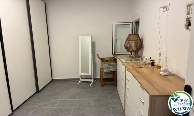 3 makuuhuone Huoneisto myytävänä paikassa Roses mukana 
autotalli - 189 000 € (Ref: 9998776)