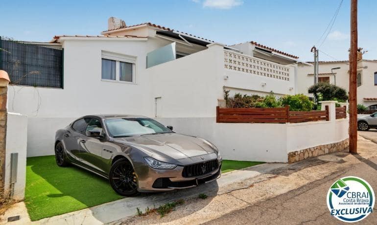 3 camera da letto Villa in vendita in Roses con piscina garage - 489.000 € (Rif: 9999591)