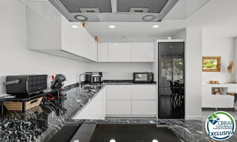 3 camera da letto Villa in vendita in Roses con piscina garage - 489.000 € (Rif: 9999591)