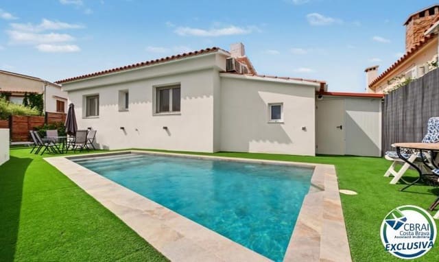 Chalet de 3 habitaciones en El Mas Fumats, Roses en venta con piscina garaje - 489.000 € (Ref: 9999591)