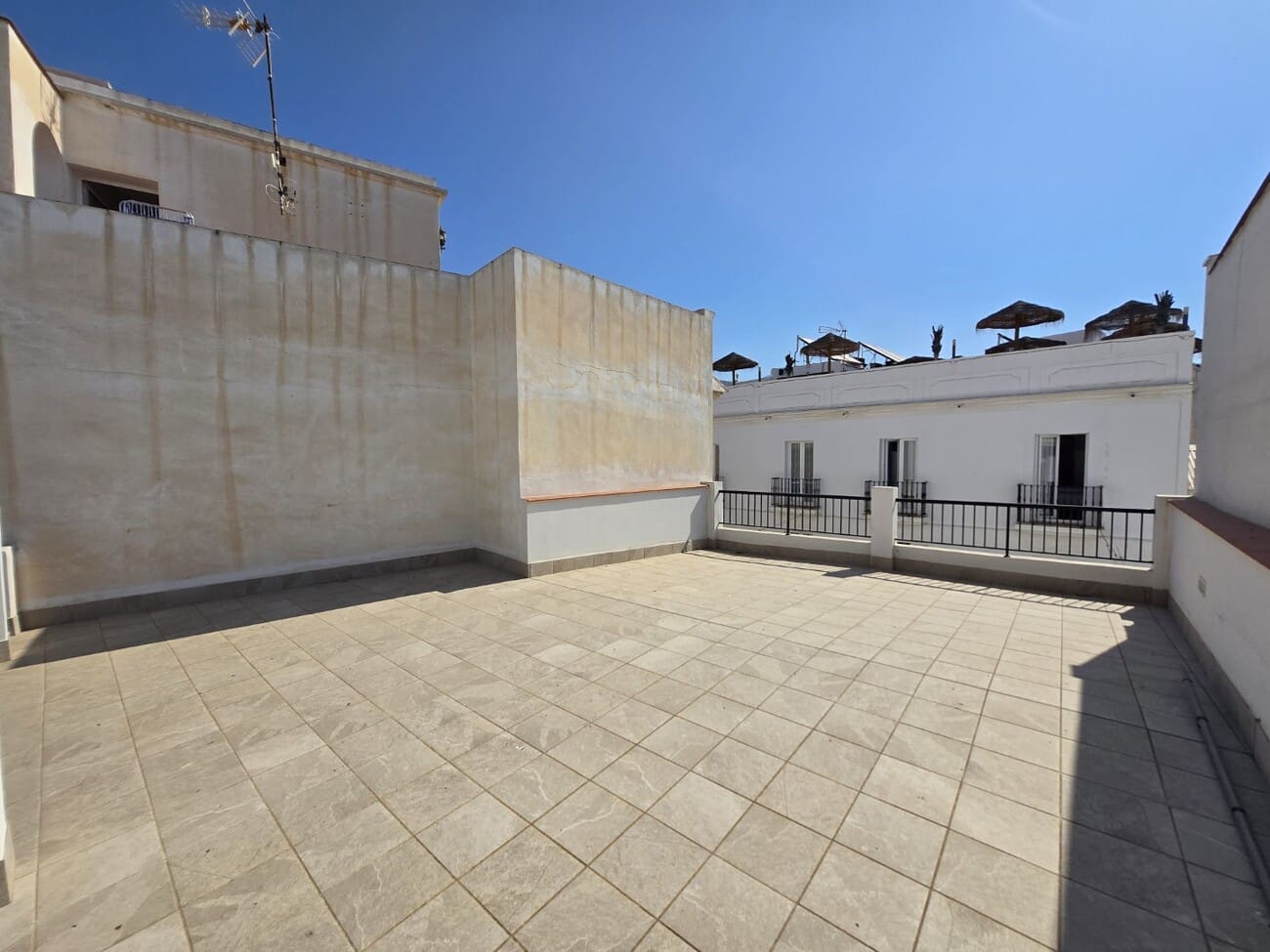 5 quarto Casa em Banda para venda em Nerja - 1 260 000 € (Ref: 10008384)