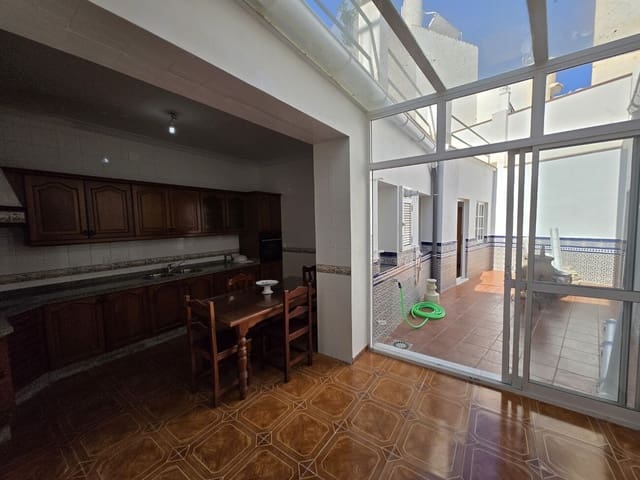 5 quarto Casa em Banda para venda em Nerja - 1 260 000 € (Ref: 10008384)