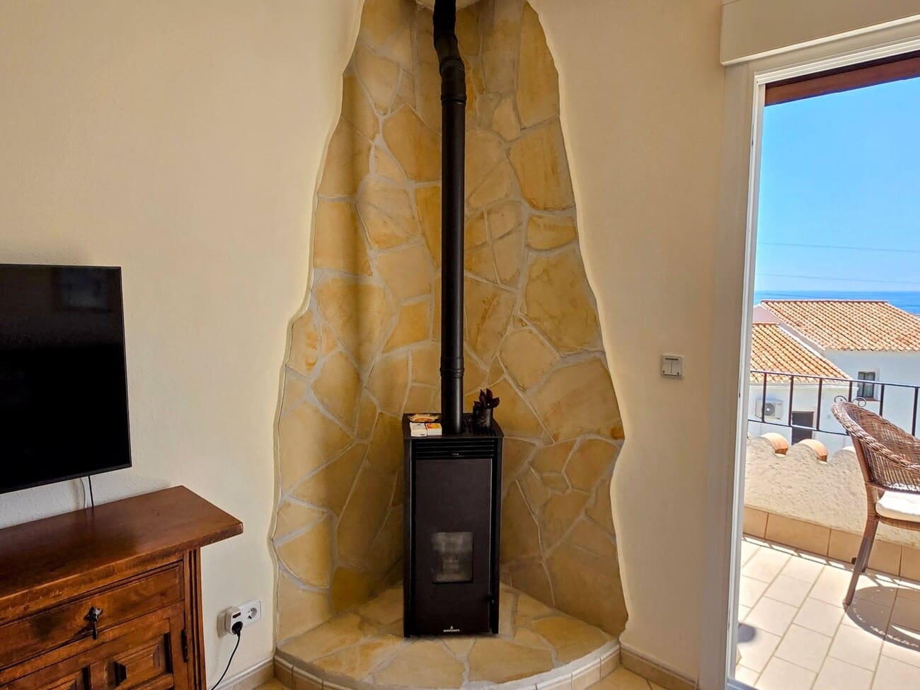 1 bedroom Apartment for sale in Nerja with pool - € 249,000 (Ref: 10011071)