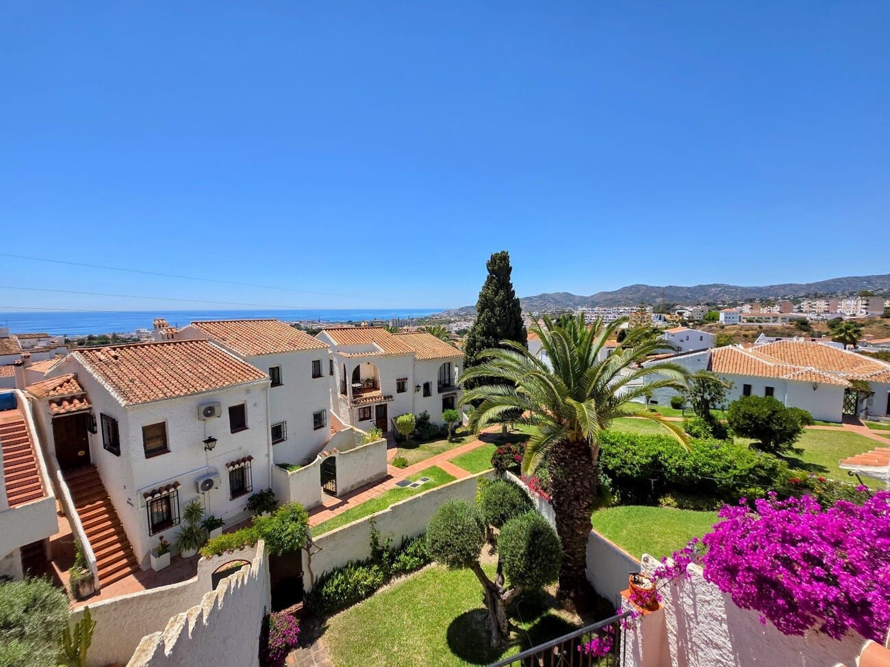 1 bedroom Apartment for sale in Nerja with pool - € 249,000 (Ref: 10011071)