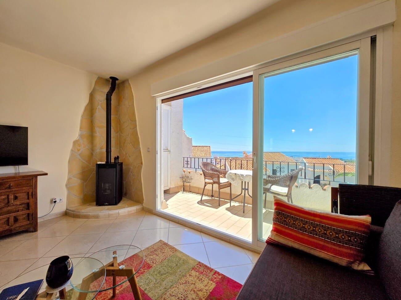 1 bedroom Apartment for sale in Nerja with pool - € 249,000 (Ref: 10011071)