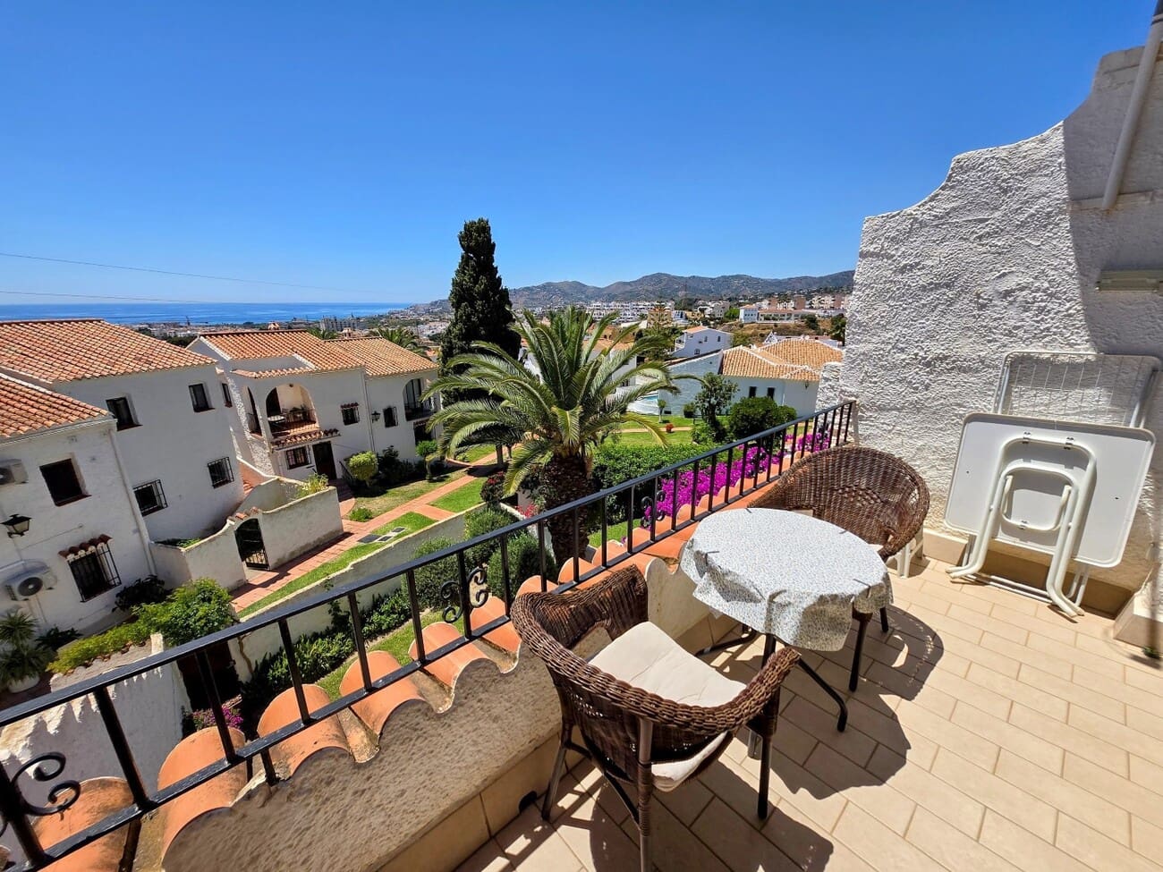 1 bedroom Apartment for sale in Nerja with pool - € 249,000 (Ref: 10011071)
