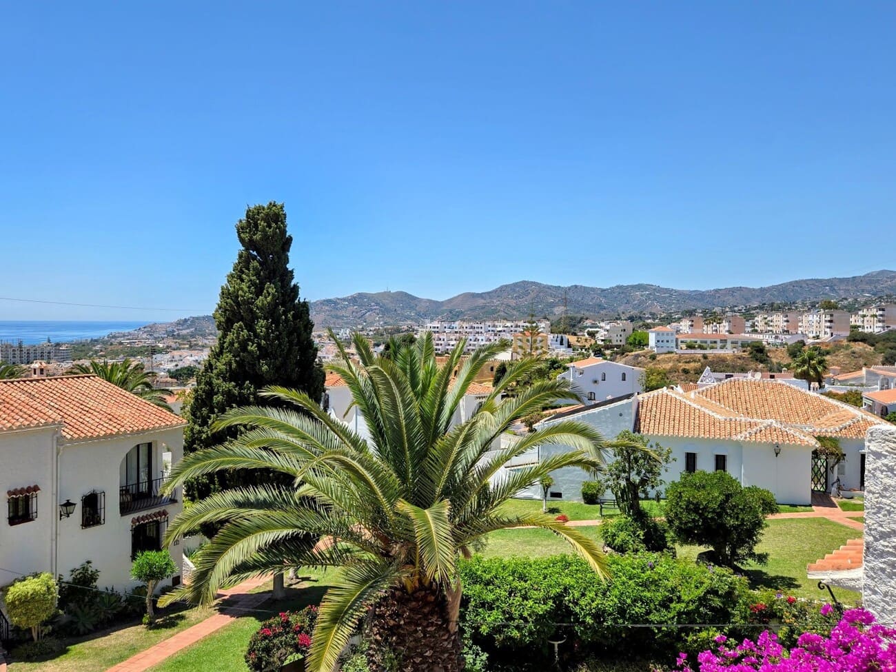 1 bedroom Apartment for sale in Nerja with pool - € 249,000 (Ref: 10011071)