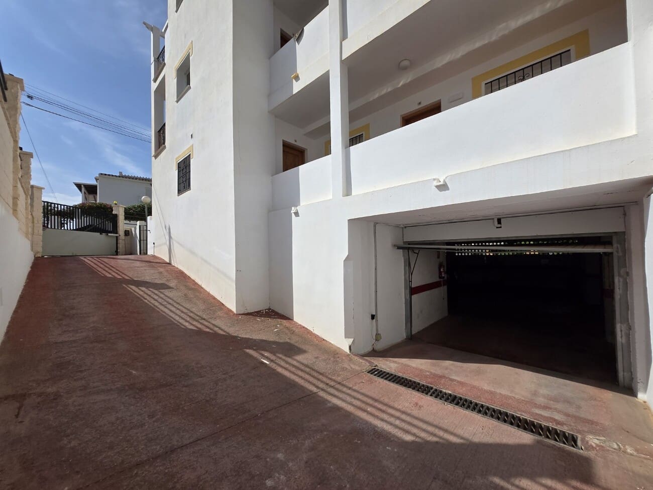 Autotalli myytävänä paikassa Nerja - 46 000 € (Ref: 10022074)