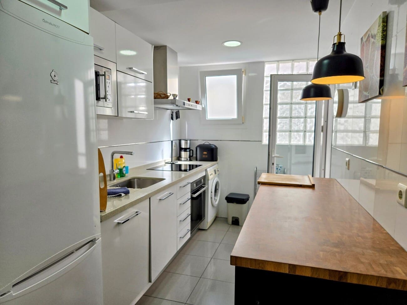 2 slaapkamer Appartement te koop in Nerja met garage - € 829.000 (Ref: 10034980)