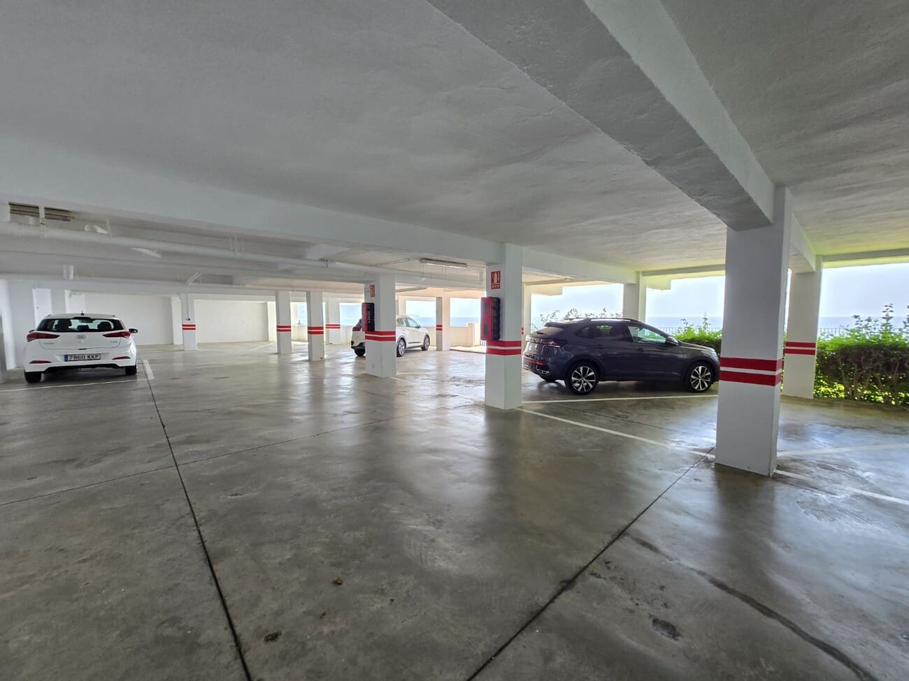 2 slaapkamer Appartement te koop in Nerja met garage - € 829.000 (Ref: 10034980)