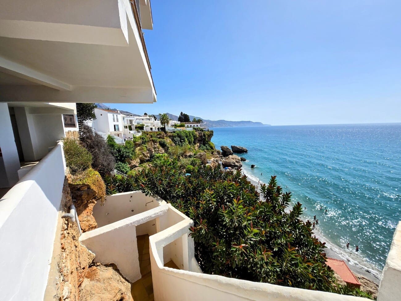 2 slaapkamer Appartement te koop in Nerja met garage - € 829.000 (Ref: 10034980)