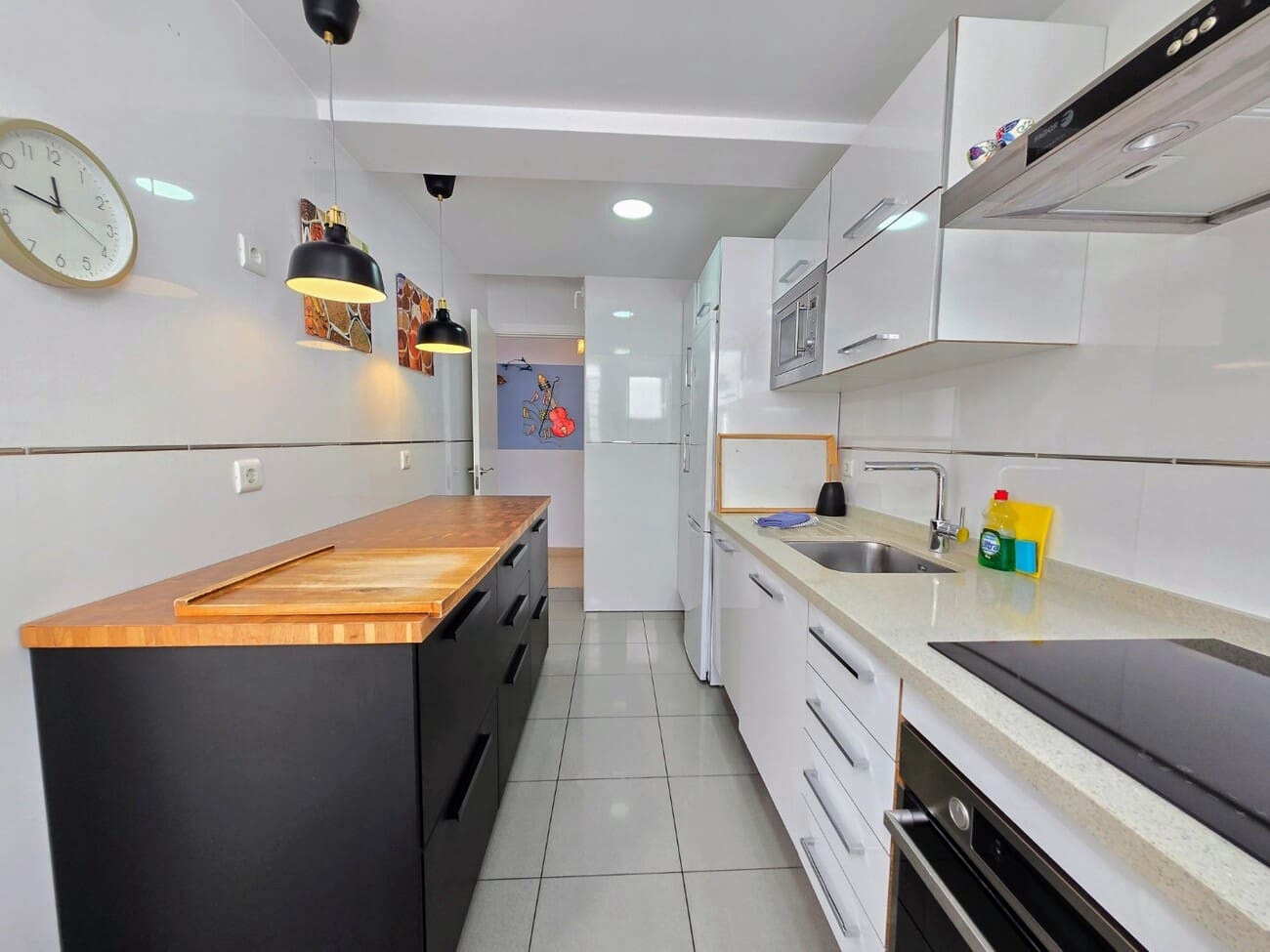 2 slaapkamer Appartement te koop in Nerja met garage - € 829.000 (Ref: 10034980)