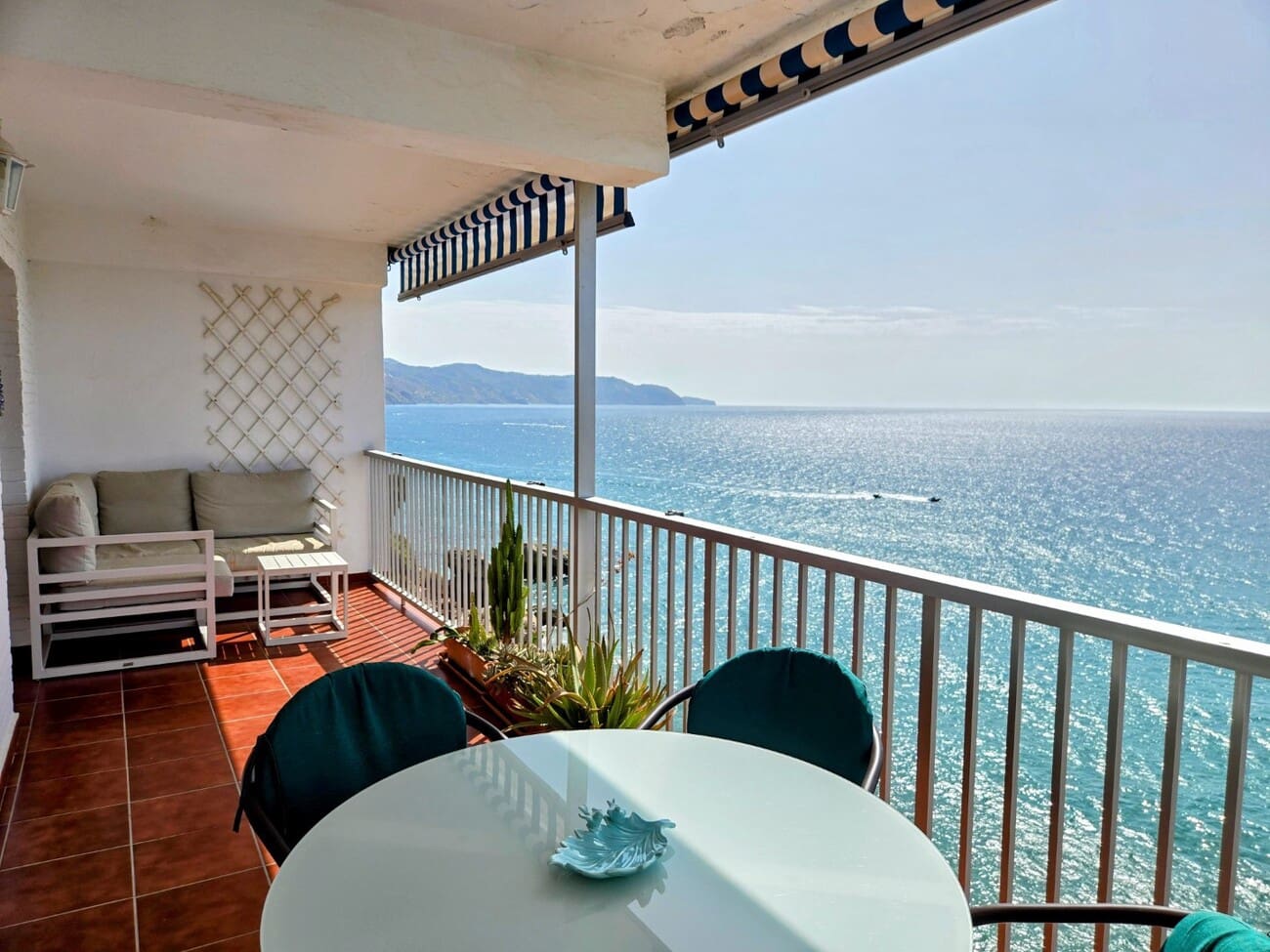 2 slaapkamer Appartement te koop in Nerja met garage - € 829.000 (Ref: 10034980)
