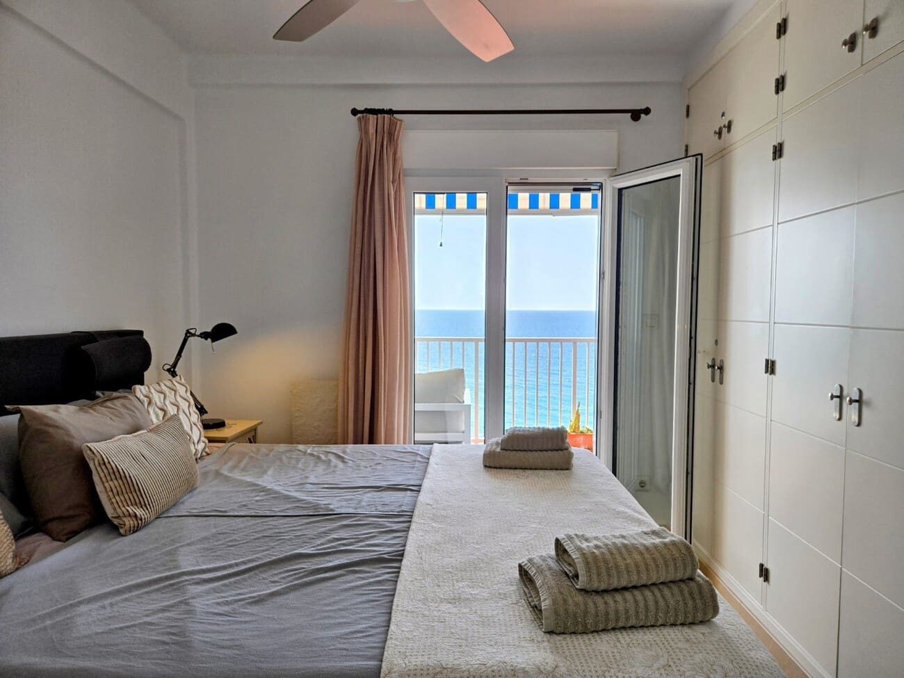 2 slaapkamer Appartement te koop in Nerja met garage - € 829.000 (Ref: 10034980)