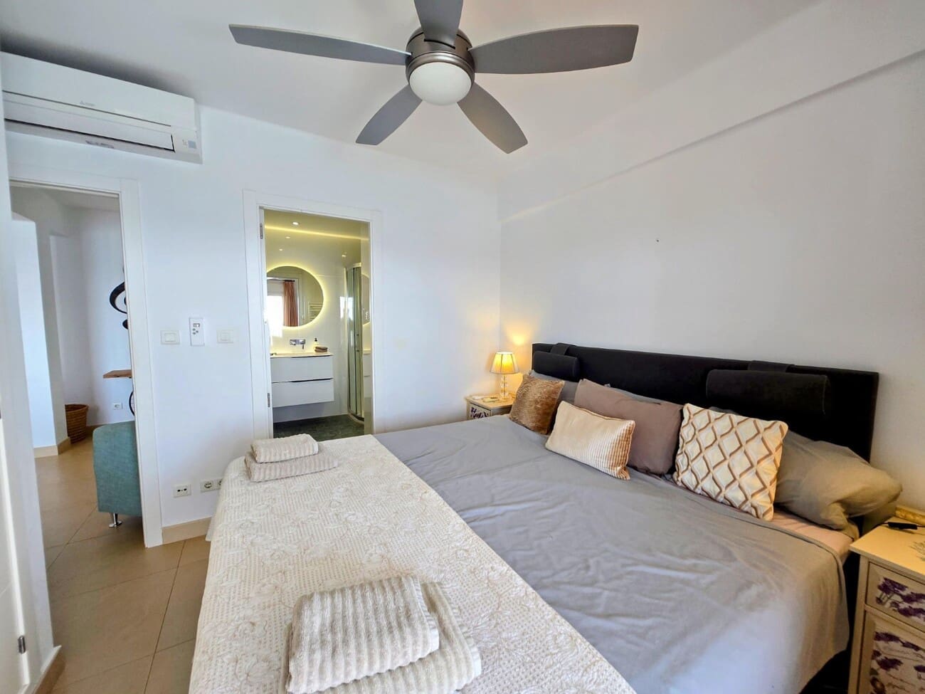 2 slaapkamer Appartement te koop in Nerja met garage - € 829.000 (Ref: 10034980)
