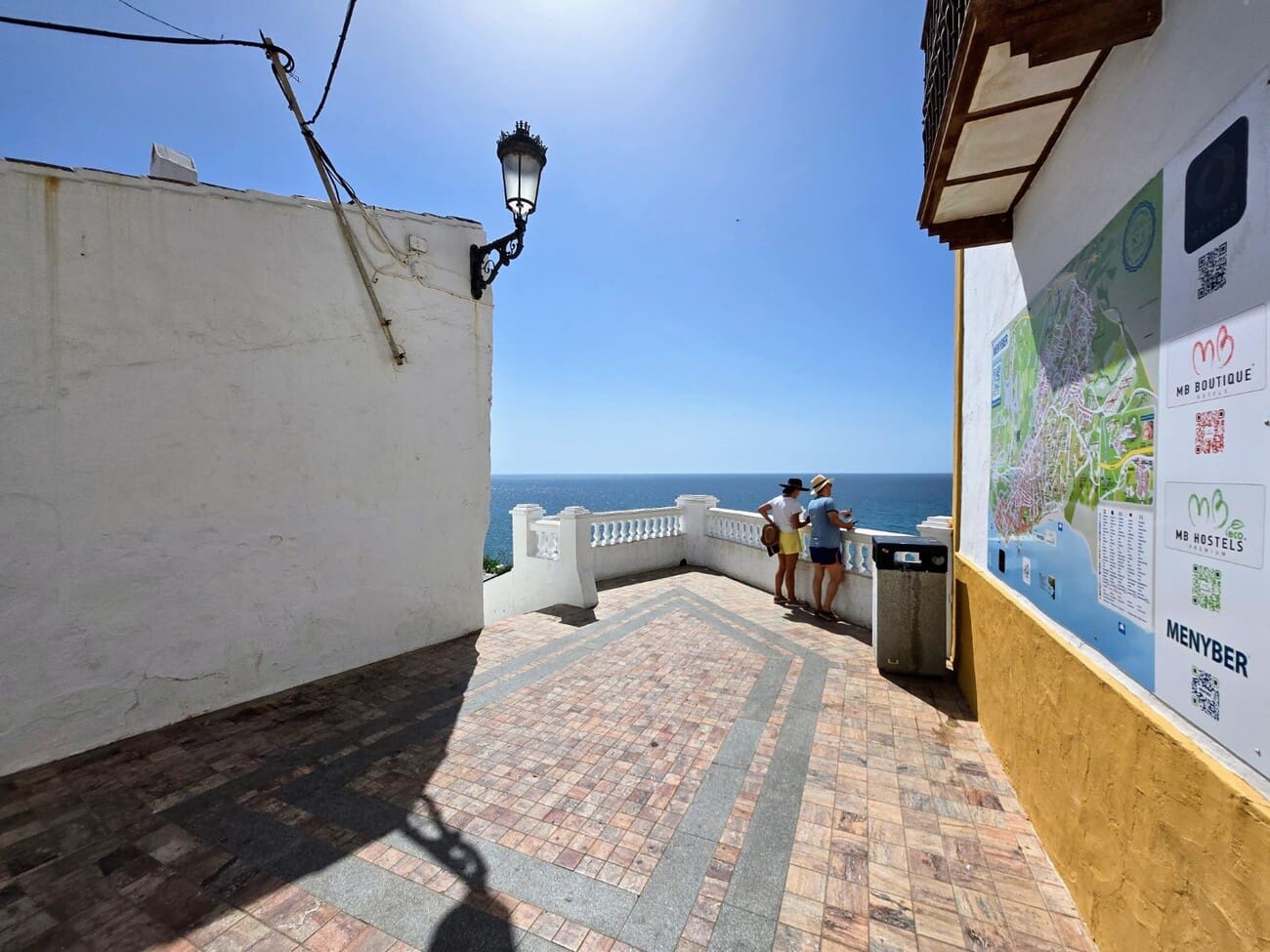 2 slaapkamer Appartement te koop in Nerja met garage - € 829.000 (Ref: 10034980)