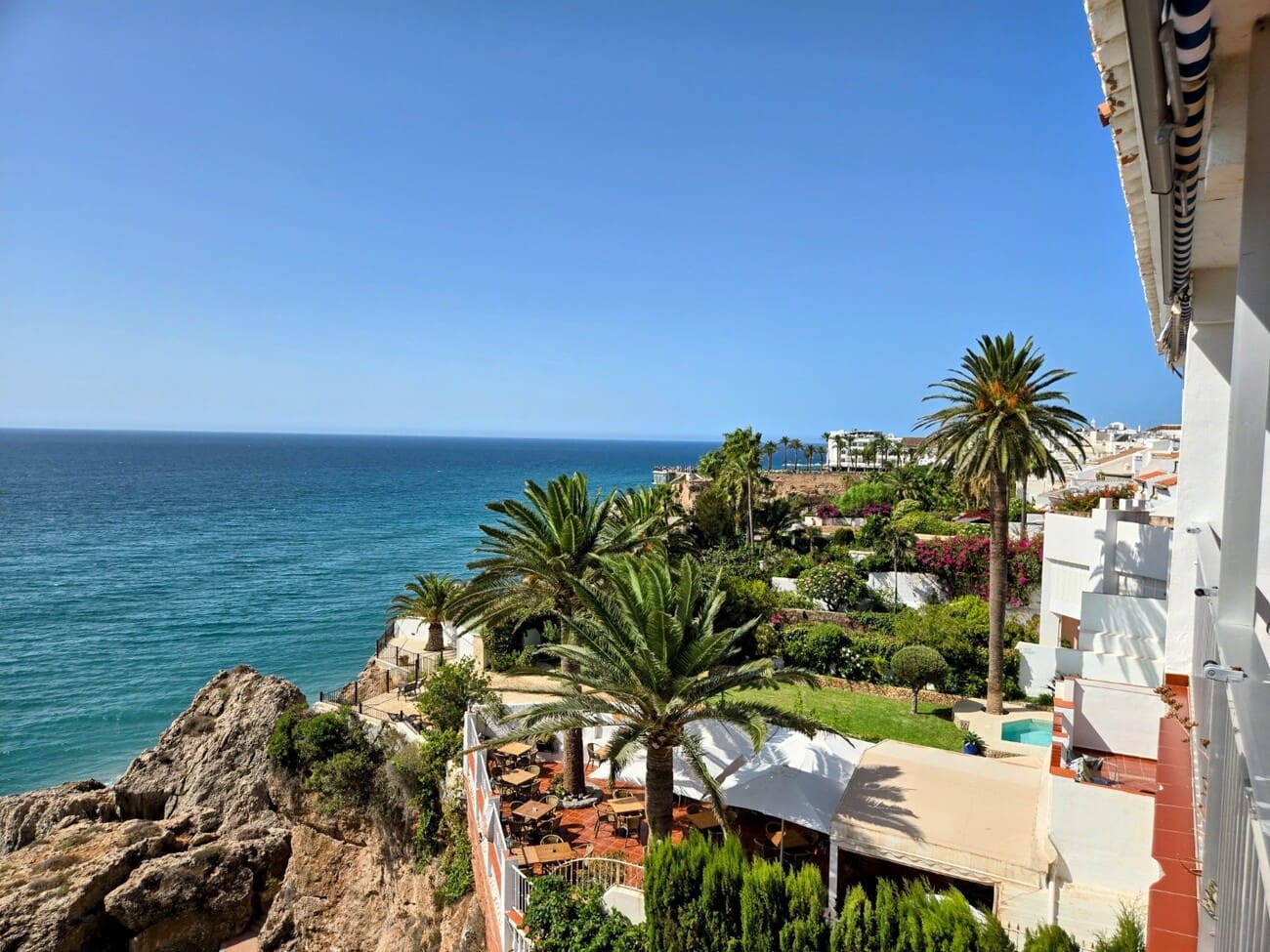 2 slaapkamer Appartement te koop in Nerja met garage - € 829.000 (Ref: 10034980)