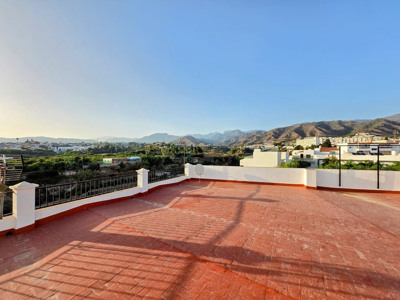 4 slaapkamer Appartement te koop in Nerja - € 445.500 (Ref: 10058010)