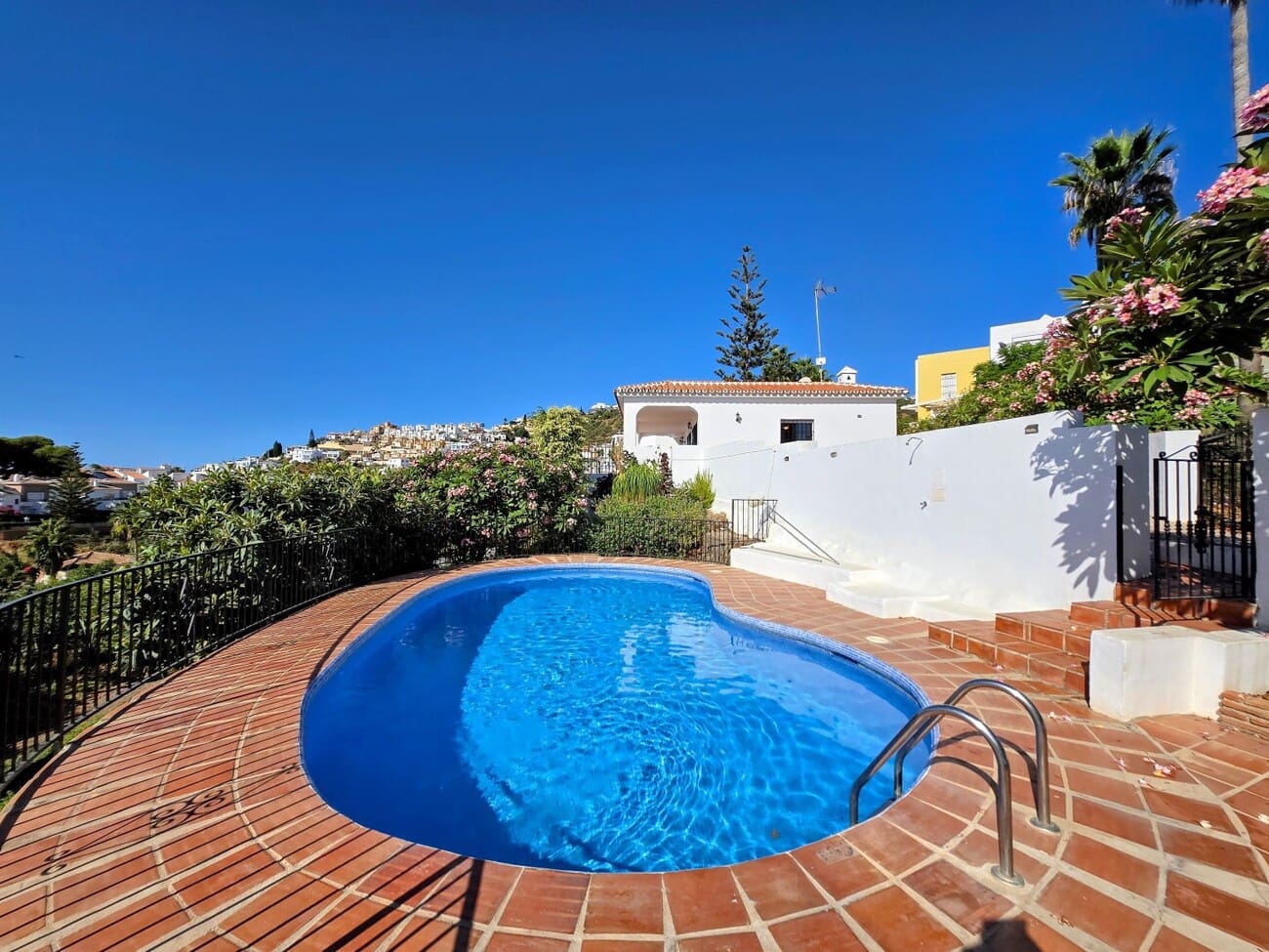 4 chambre Villa/Maison à vendre à Nerja avec piscine garage - 1 390 500 € (Ref: 10077691)