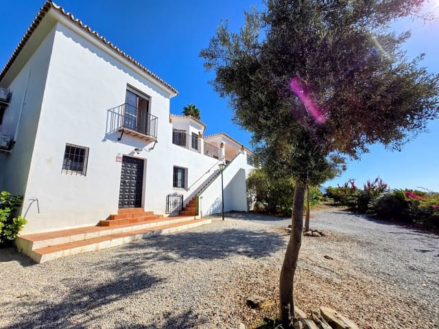 4 chambre Villa/Maison à vendre à Nerja avec piscine garage - 1 390 500 € (Ref: 10077691)