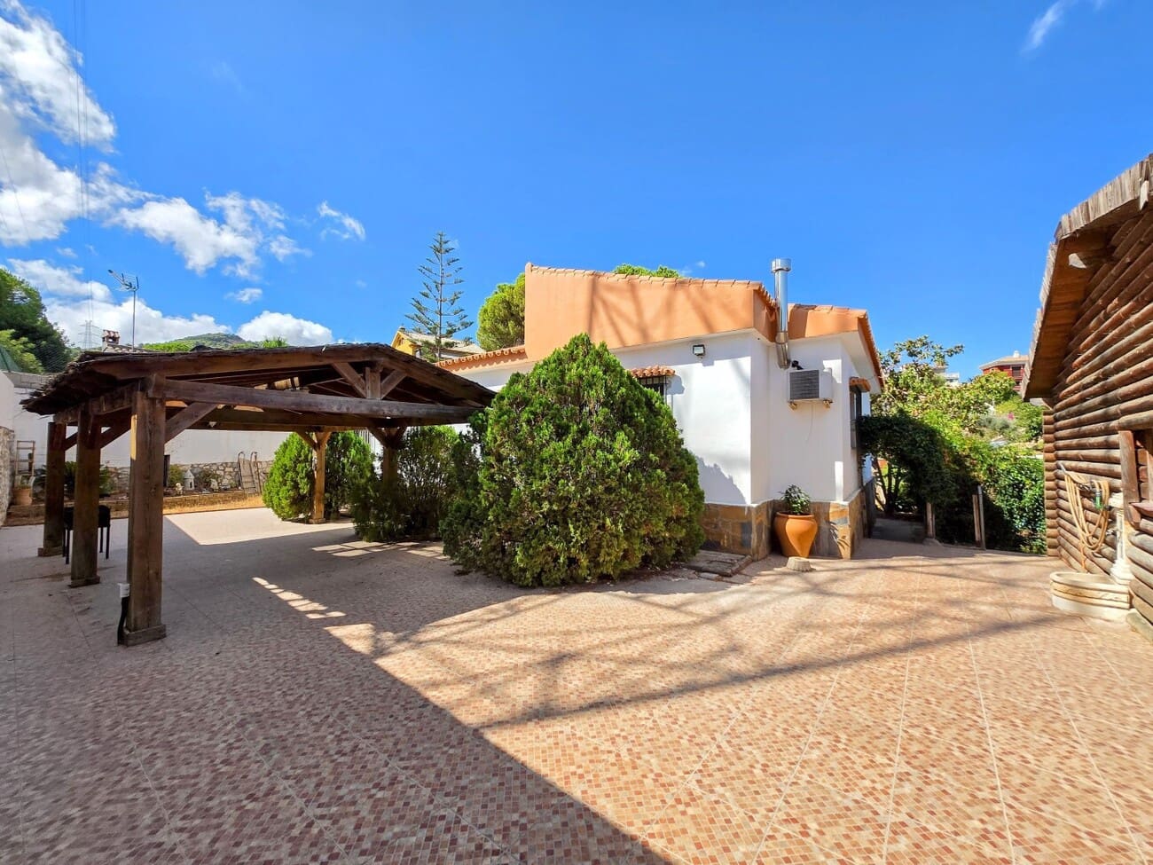 5 soveværelse Villa til salg i Alhaurin de la Torre med swimmingpool garage - € 735.000 (Ref: 10077692)