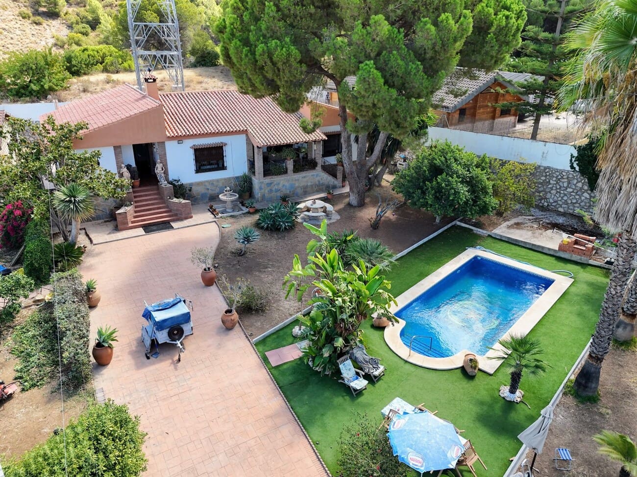 5 soveværelse Villa til salg i Alhaurin de la Torre med swimmingpool garage - € 735.000 (Ref: 10077692)