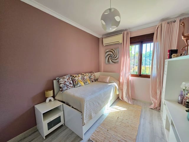 4 soveværelse Villa til salg i Nerja med swimmingpool garage - € 929.000 (Ref: 10173358)