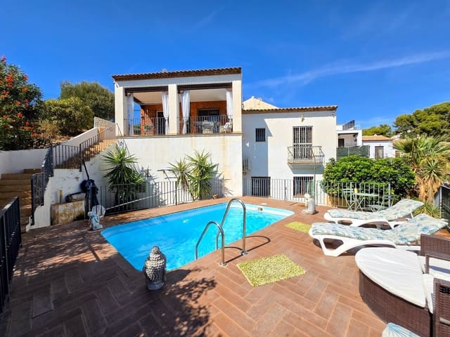 4 soveværelse Villa til salg i Nerja med swimmingpool garage - € 929.000 (Ref: 10173358)