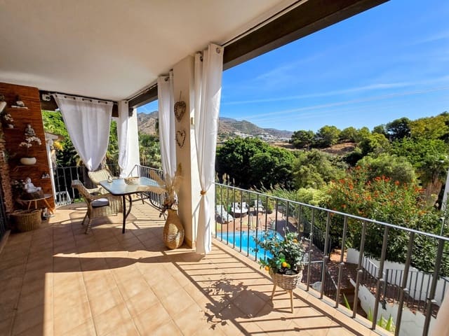 4 soveværelse Villa til salg i Nerja med swimmingpool garage - € 929.000 (Ref: 10173358)