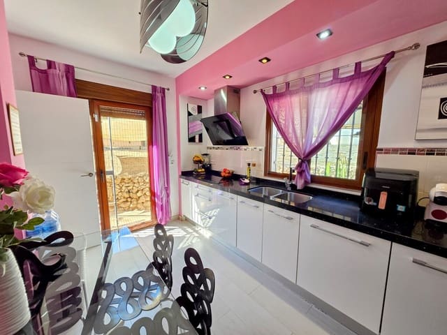 4 soveværelse Villa til salg i Nerja med swimmingpool garage - € 929.000 (Ref: 10173358)