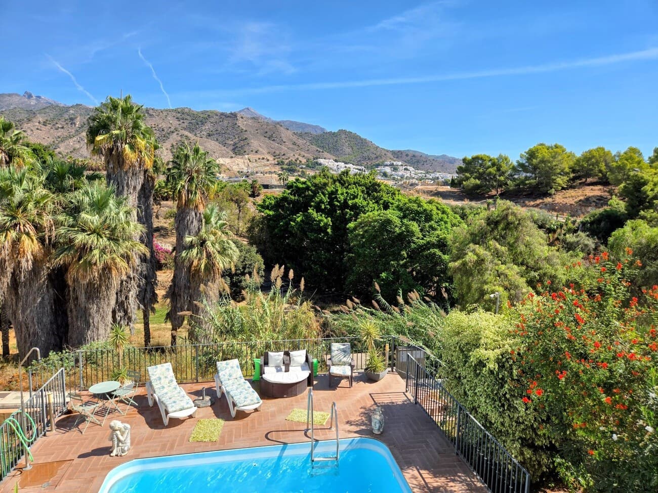 4 soveværelse Villa til salg i Nerja med swimmingpool garage - € 929.000 (Ref: 10173358)