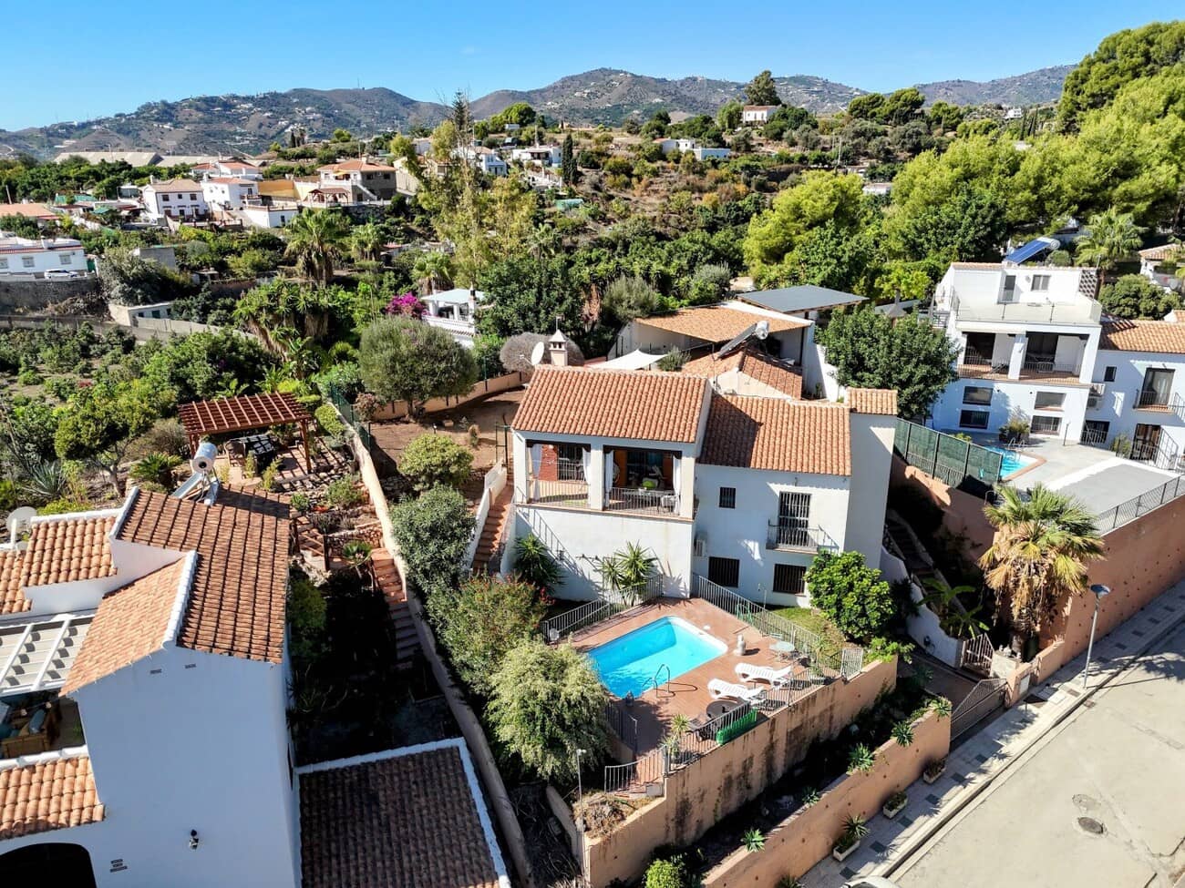 4 soveværelse Villa til salg i Nerja med swimmingpool garage - € 929.000 (Ref: 10173358)