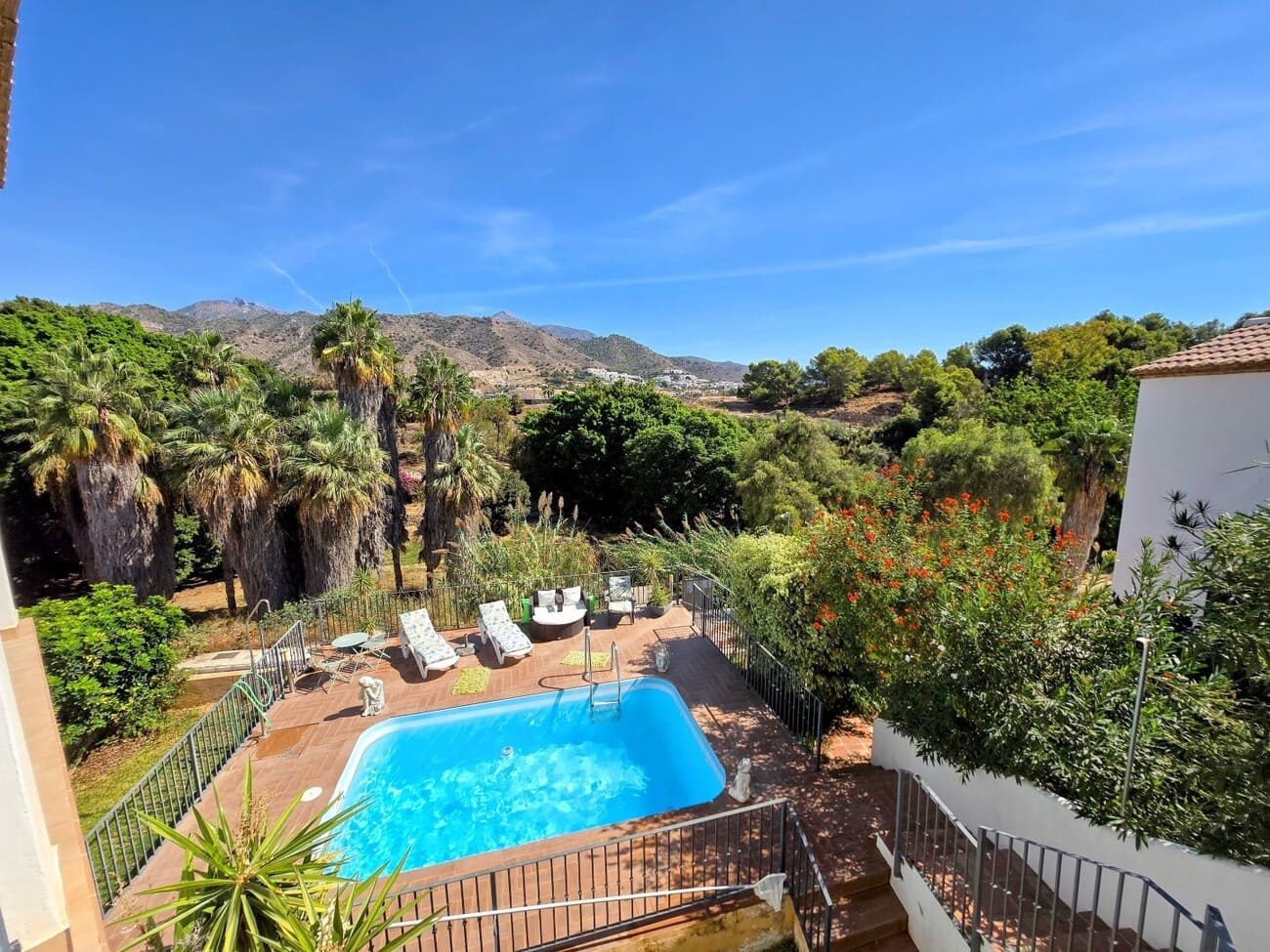 4 soveværelse Villa til salg i Nerja med swimmingpool garage - € 929.000 (Ref: 10173358)