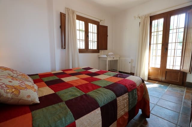 7 soverom Finca/Herregård til salgs i Frigiliana med svømmebasseng garasje - € 1 200 000 (Ref: 3409385)