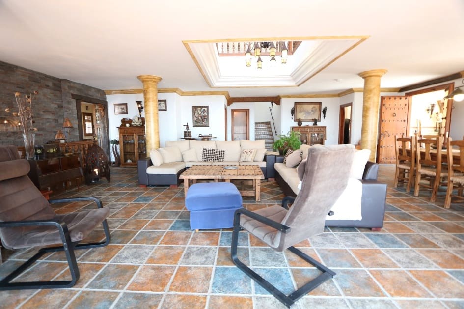 7 soverom Finca/Herregård til salgs i Frigiliana med svømmebasseng garasje - € 1 200 000 (Ref: 3409385)