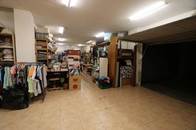 Kommersiell til salgs i Nerja med garasje - € 360 000 (Ref: 3754530)