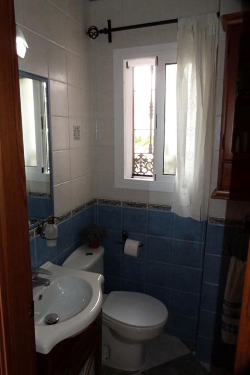 6 sypialnia Dom na sprzedaż w Nerja z basenem garażem - 435 000 € (Ref: 4079010)