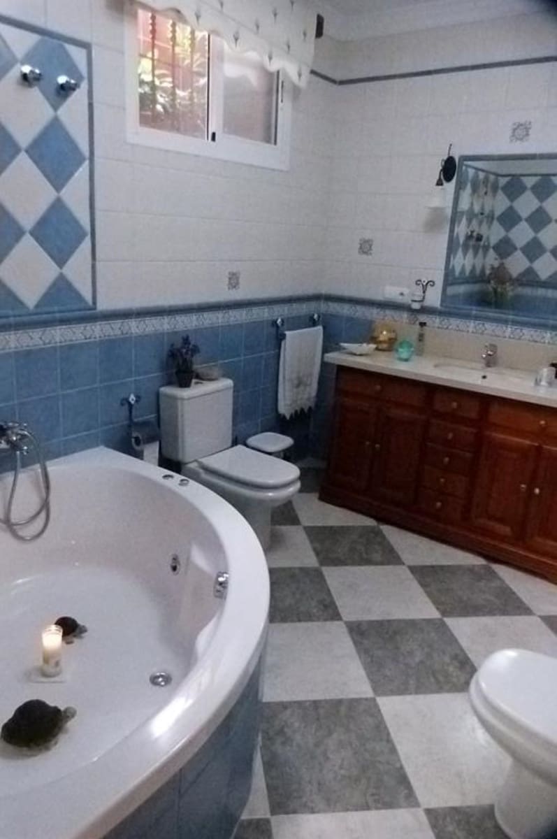 6 sypialnia Dom na sprzedaż w Nerja z basenem garażem - 435 000 € (Ref: 4079010)