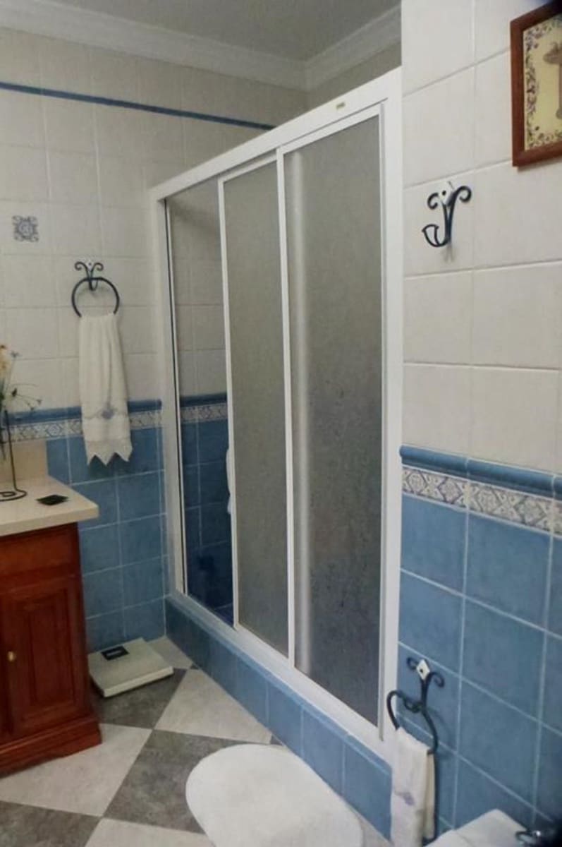 6 sypialnia Dom na sprzedaż w Nerja z basenem garażem - 435 000 € (Ref: 4079010)