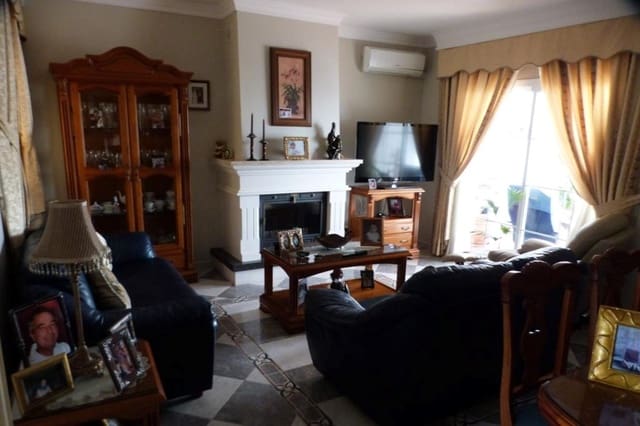 6 sypialnia Dom na sprzedaż w Nerja z basenem garażem - 435 000 € (Ref: 4079010)