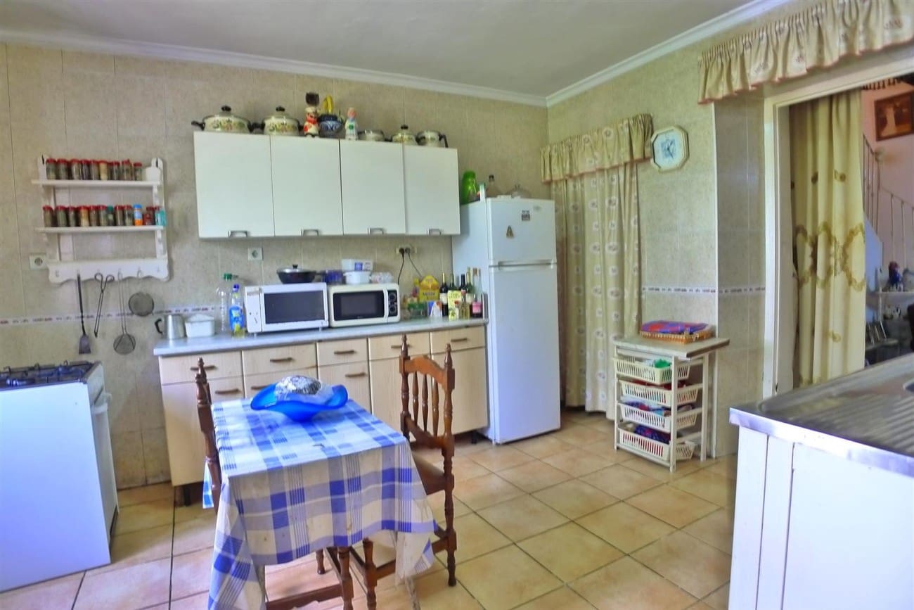 6 soverom Hus til salgs i Nerja med garasje - € 739 000 (Ref: 4115030)