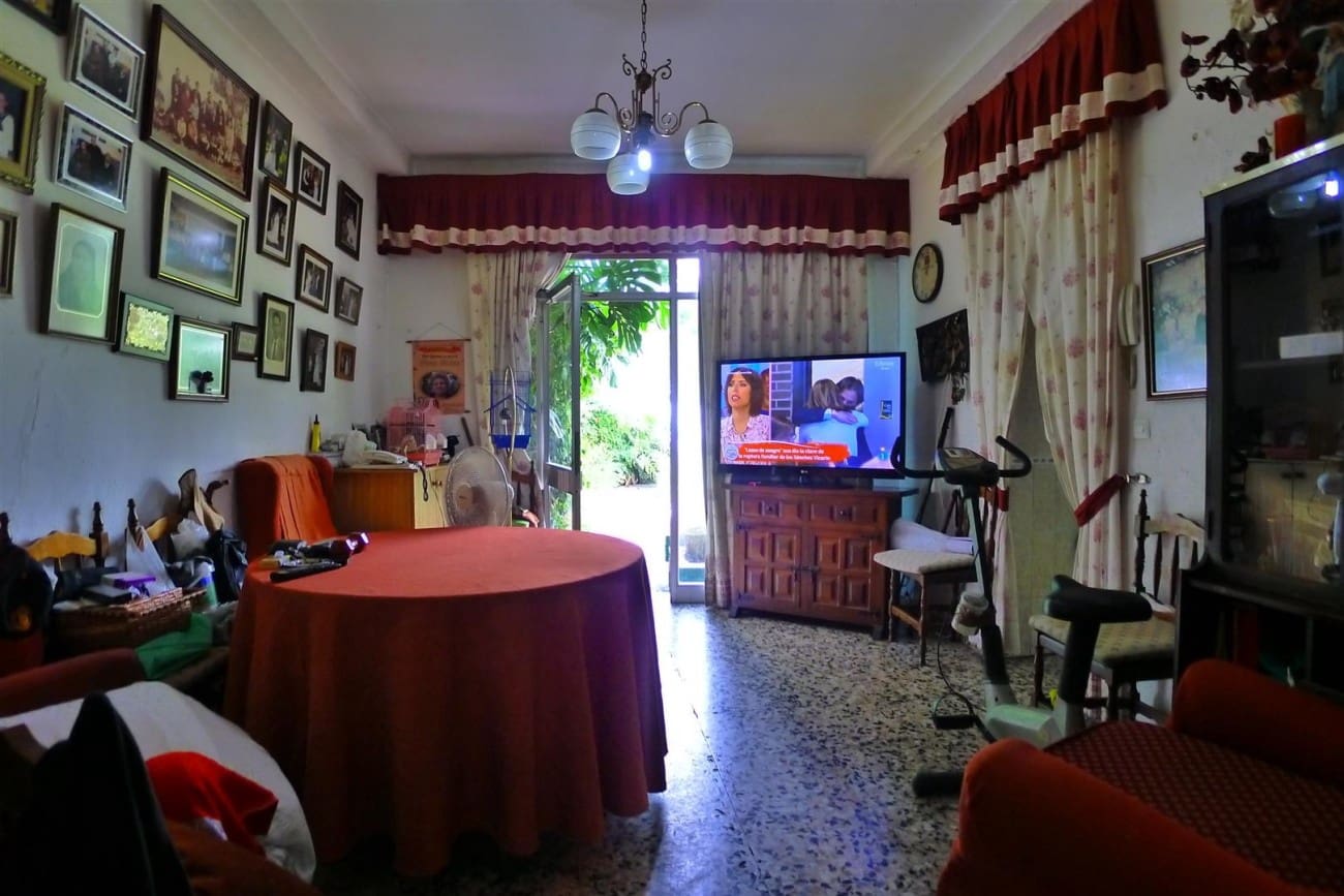 6 soverom Hus til salgs i Nerja med garasje - € 739 000 (Ref: 4115030)