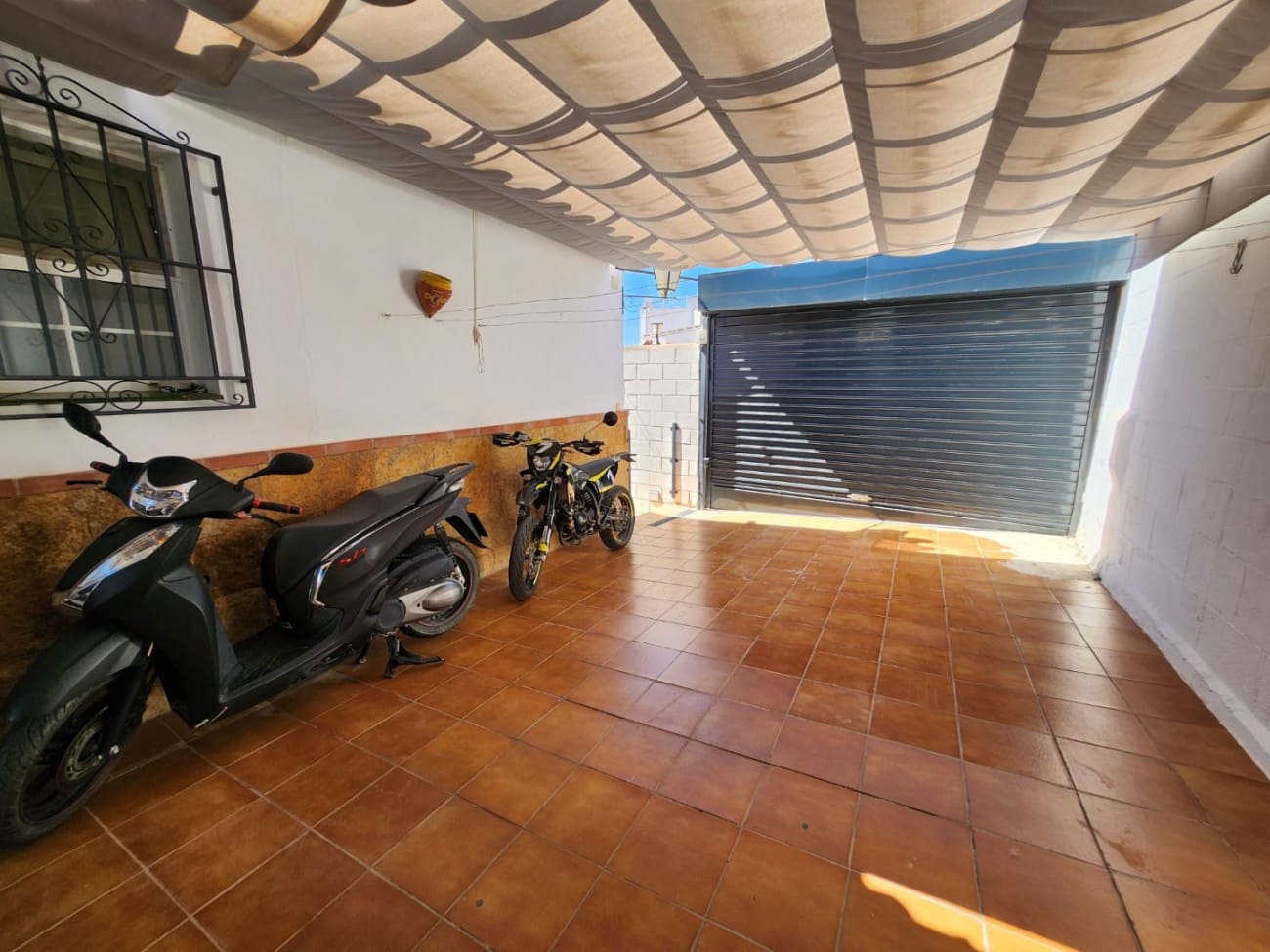 3 soverom Villa til salgs i Nerja med svømmebasseng garasje - € 630 000 (Ref: 8302689)