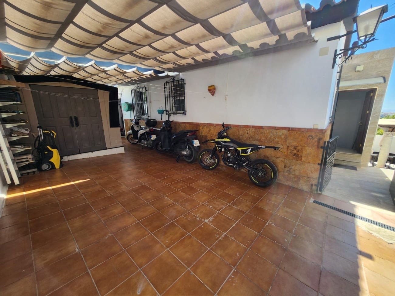 3 soverom Villa til salgs i Nerja med svømmebasseng garasje - € 630 000 (Ref: 8302689)